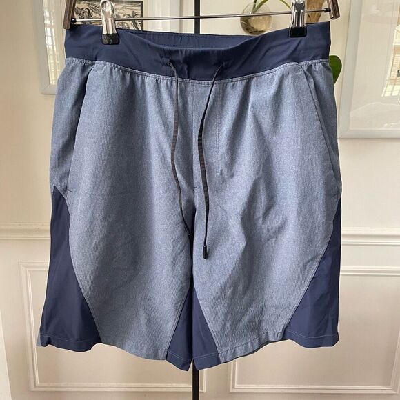 Lululemon Namaste At The Beach Short Heathered Deep Navy 9” Inseam $78 M - Picture 1 of 7